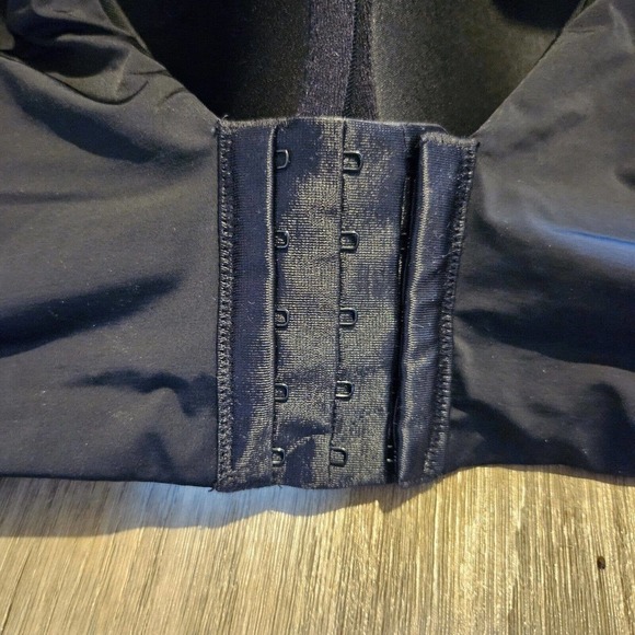 Torrid Curve Lightly Lined Tshirt Bra Size 44H Back Smoothing Black NWT - Picture 7 of 10